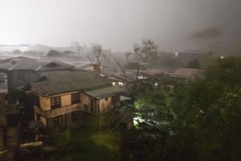 Tàn phá nặng nề Philippines, bão Mangkhut đang tiến thẳng đến Việt Nam