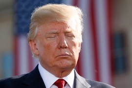 Ông Trump sẽ bắt đầu năm 2019 theo cách không thể tồi tệ hơn