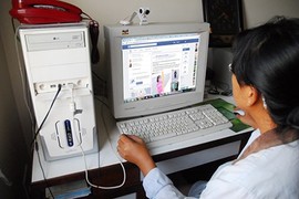 Vì sao không nên đăng ảnh con lên Facebook?