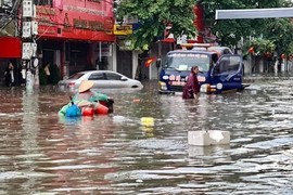 Hải Phòng ngập sâu trong biển nước 