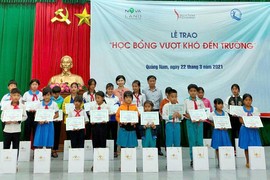 Novaland trao tặng 31 học bổng cho học viên, nghiên cứu sinh ĐHQG TP.HCM