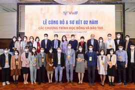 Vingroup trao tặng 300 suất học bổng đào tạo thạc sĩ, tiến sĩ trong nước