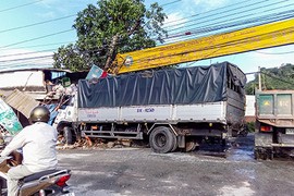 Bình Dương: Xe tải lao vào nhà dân, một người nguy kịch