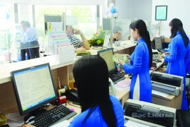 Tín dụng 21%, lo nguy cơ nợ xấu mới