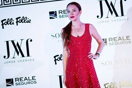 Lindsay Lohan là diễn viên đầu tiên bảo vệ Harvey Weinstein