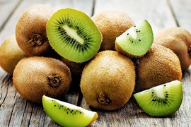 Đừng gọt vỏ kiwi nếu không muốn ném đi lượng vitamin P khổng lồ