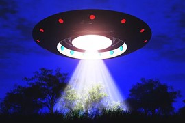 Ông trùm phim kinh dị thừa nhận đã từng tiếp xúc với UFO