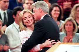 Video: “Bà hỏa” ghé thăm dinh thự của vợ chồng cựu TT Clinton