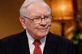 Tỷ phú Warren Buffett nhận lương thấp khó tin trong nhiều thập kỷ