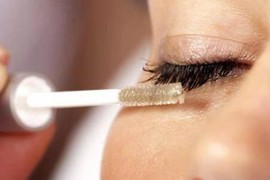 Công thức cực độc để có hàng mi cong vút mà không cần tới mascara