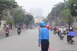 Video: Cấm nhiều phương tiện lưu thông trên đường Cát Linh, Hà Nội