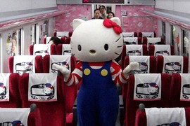 Video: Trải nghiệm tàu Hello Kitty siêu tốc trong chuyến đi đến xứ thần tiên