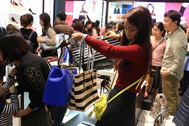 Sự thật Black Friday: Giảm giá sập sàn, vét túi khách hàng ăn lãi ngàn tỷ