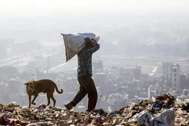 Video: Báo động núi rác tại New Delhi sẽ cao hơn 70 mét