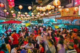 Chợ kẻ cắp độc đáo, thu hút du khách ở Bangkok