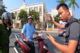 Video: Bị lập biên bản, thanh niên nói ‘công an đánh dân’ rồi khóa xe bỏ đi