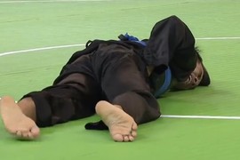 Dở khóc dở cười SEA Games: Đấu Pencak Silat dùng Muay triệt hạ đối thủ