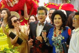 MC Thanh Bạch lần đầu tiết lộ lý do tổ chức đám cưới 10 lần với 'bà trùm' Thúy Nga