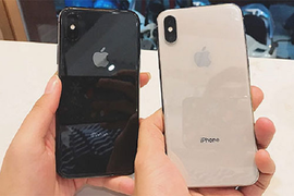 iPhone X đẹp long lanh, giảm giá 'kịch sàn' tại Việt Nam