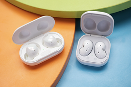 So sánh Samsung Galaxy Buds Live và Buds Plus: Chọn cũ hay mới