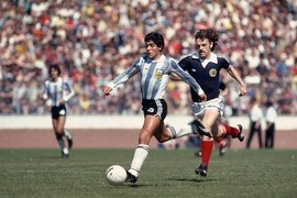 Maradona qua đời: Thời khắc cay đắng trong sự nghiệp