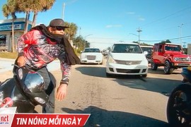 Video: Mắng chửi xe máy nẹt pô, tài xế ô tô bị đánh hội đồng dã man