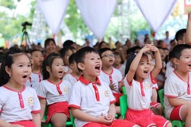 Học sinh Hà Nội trở lại trường sớm nhất ngày 1/9