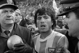 World Cup 1978: Chức vô địch bị nghi ngờ của Argentina