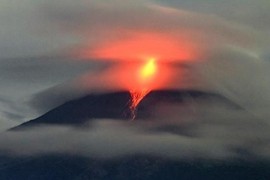 Merapi - ngọn núi lửa nguy hiểm và những cú “thức giấc” kinh hoàng