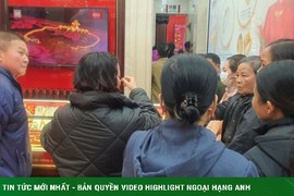 Giá vàng tăng điên cuồng, cụ bà lãi 60 triệu đồng/lượng vẫn không chịu bán