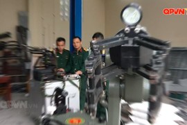 Robot trinh sát phóng xạ và hóa học RBH-18 do Việt Nam tự phát triển