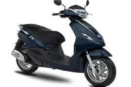 Piaggio trình làng Fly mới giá gần 42 triệu đồng