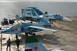 Phi công Su-33, Su-25UTG Nga buộc phải tập luyện trên tàu sân bay cũ hỏng?