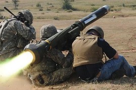 Ukraine mua thêm lô tên lửa chống tăng Javelin mới từ Mỹ... Nga toát mồ hôi hột