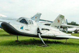 MiG-105 Liên Xô có "bản nhái" là máy bay vũ trụ X-37B tuyệt mật của Mỹ?