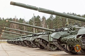 Belarus ngày càng có thêm nhiều xe tăng T-72B3... Ba Lan lo ngay ngáy 