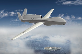 "Ác điểu" MQ-4C Triton Mỹ bay trên Biển Đông, soi hải quân Trung Quốc