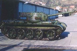 Kinh ngạc vũ khí lai giữa xe tăng T-55 và pháo chống tăng Mỹ 