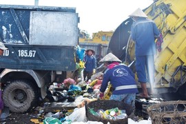 TP HCM: Kiến nghị tăng đơn giá thu gom rác do giá xăng tăng 