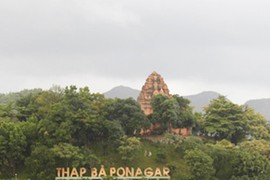 Ngỡ ngàng tháp Chăm