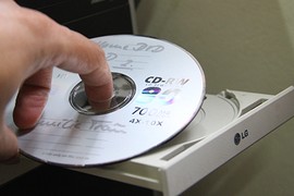 Khám phá ít biết về vật liệu làm đĩa CD