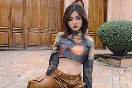 Mặc “toang đúng chỗ hiểm”, hotgirl gây “nóng mắt” với muôn kiểu tạo dáng