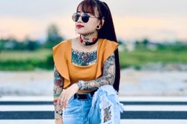 Mặt như thiên thần, hotgirl Việt gây “choáng” vì phong cách xăm kín người 