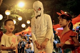 Sôi nổi không khí đón Halloween của giới trẻ Hà Thành 