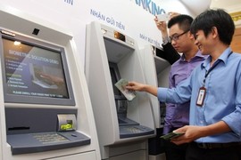 Chủ thẻ ATM sẽ được hoàn tiền sau 5 ngày nếu bị mất tiền oan