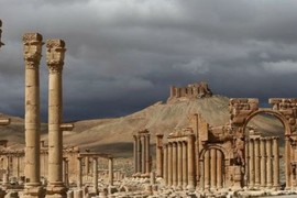 Syria không kích dữ dội phiến quân IS tại Palmyra