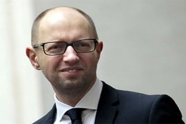 Thủ tướng Ukraine Yatsenyuk “thoát hiểm” bỏ phiếu bất tín nhiệm