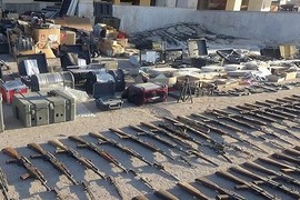 Cận cảnh kho vũ khí “khủng” của IS bị tịch thu ở Deir Ezzor 