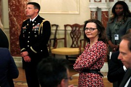 Bí ẩn lý do từ bỏ ghế Giám đốc CIA của bà Gina Haspel