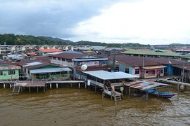 Tò mò cuộc sống trong “ngôi làng nổi” kỳ lạ ở Brunei